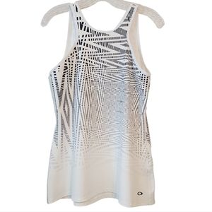 Oakley | Women's White and Black Printed Workout Tank Top (Size XL)